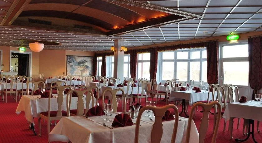 Grand Arctic Resort