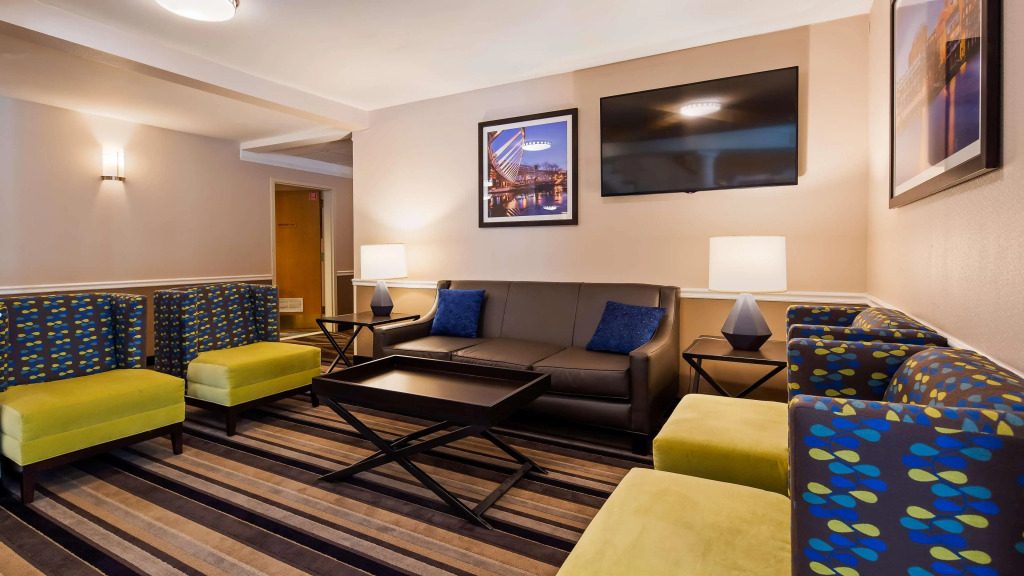 Best Western PLUS Executive Court Inn & Conference Center
