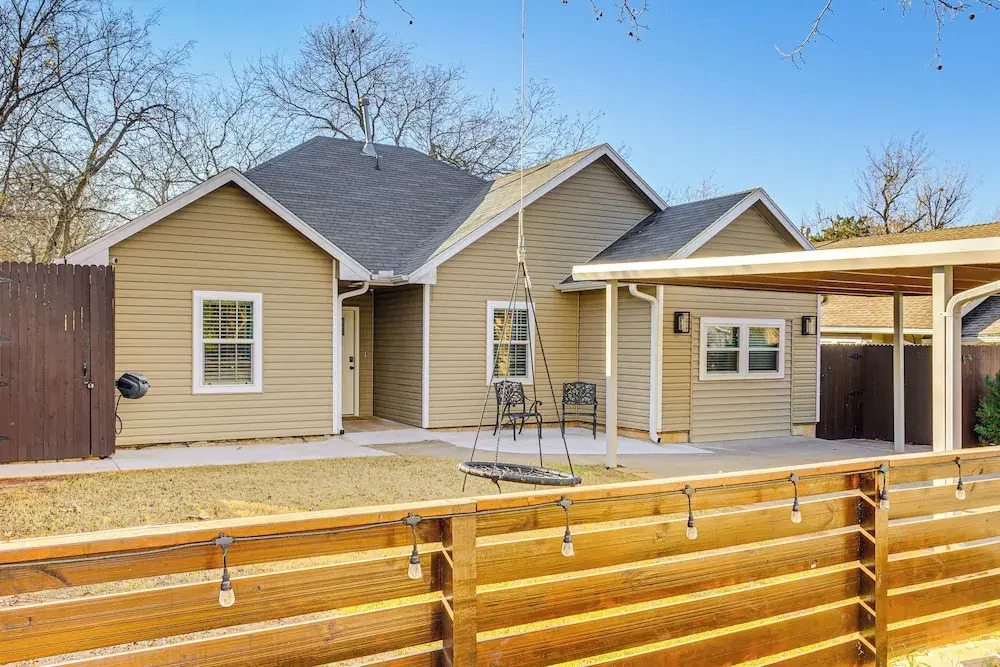 Sauna, Hot Tub & Cold Plunge: Oklahoma City Home!
