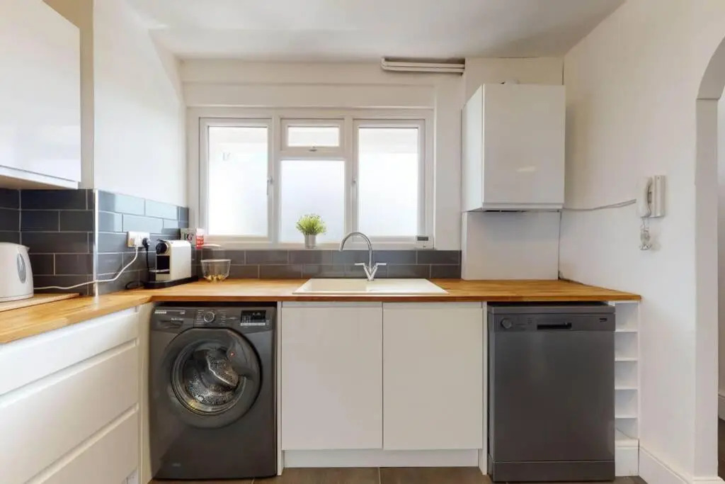 Amazing 3 Bedroom Flat - 4mins to tube station