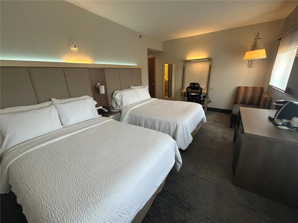 Best Western Roslyn-Long Island Hotel