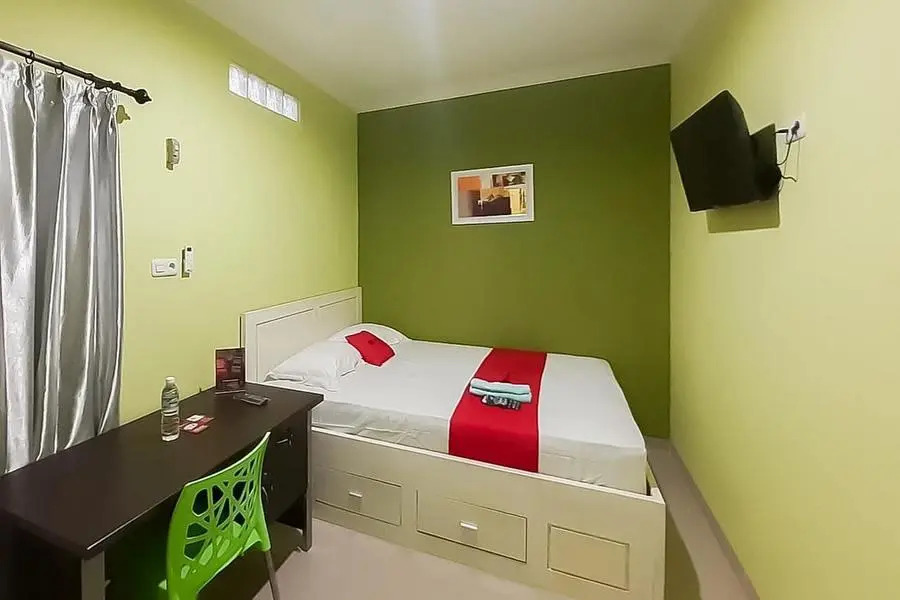 RedDoorz Syariah near Hermina Hospital Palembang 2