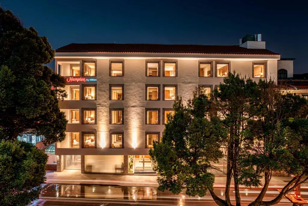 Hampton Cusco para Lima Tours