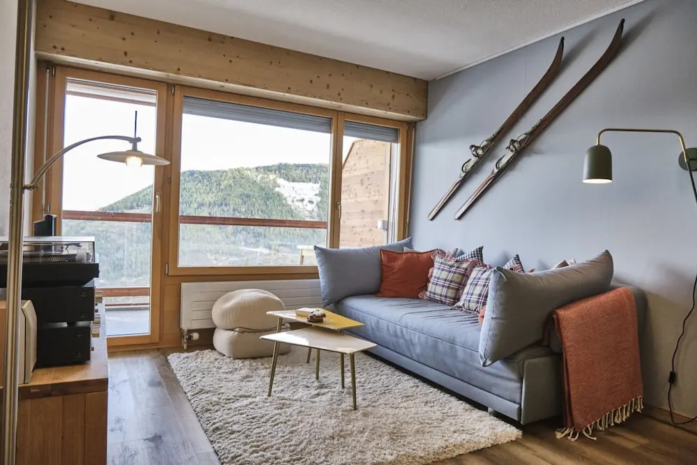 Cosy Apartment in the Centre of Town With Views and Parking
