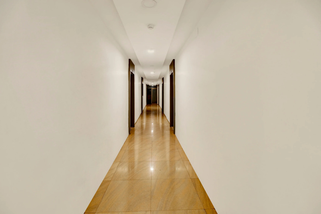 Townhouse Hatigaon Near Medicity Formerly Hotel Grand Majesty