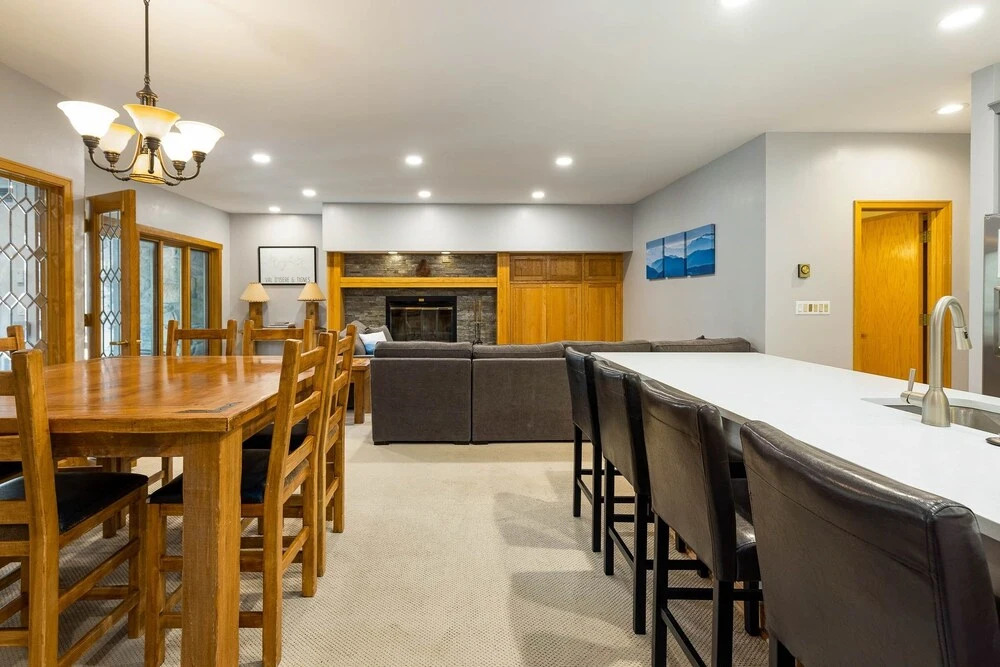 2705 Chateaux DMont