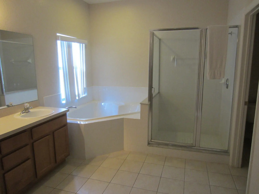3 bedroom Pool Home by GSV
