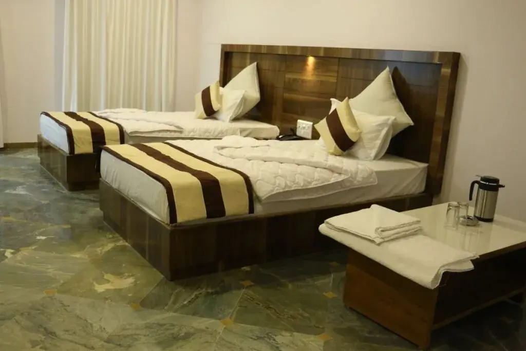 The Grand Midway Hotel