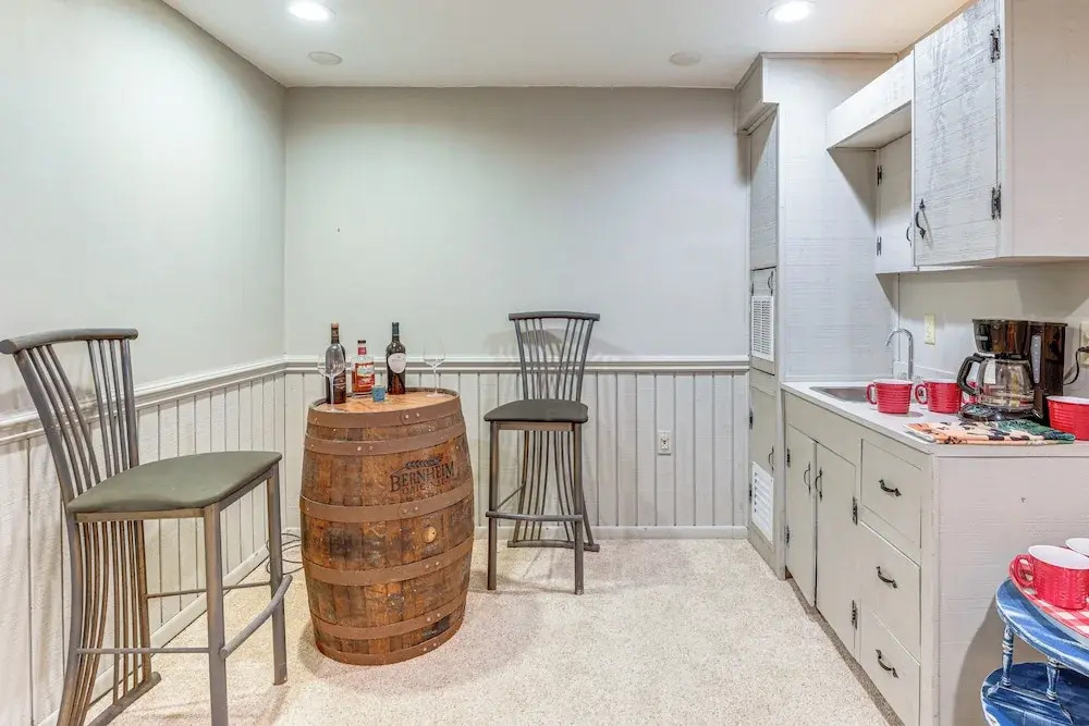 Woodland Gem w/ Pool Access: Linville Land Harbor