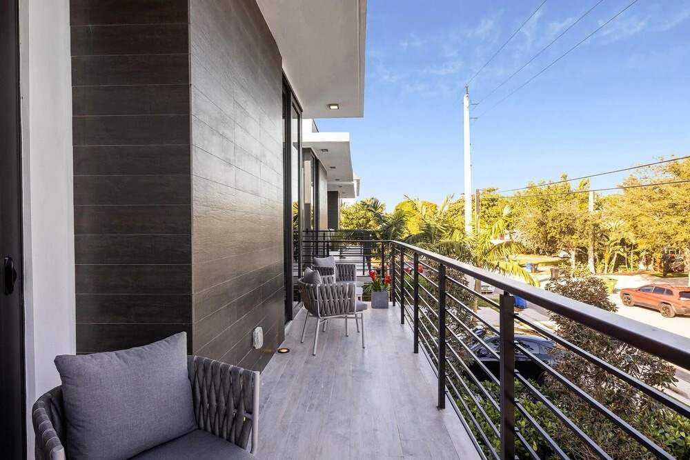 Coral Ridge Playtime - Gorgeous Private Pool Home Close To Everything! 3 Bedroom Townhouse by Redawning