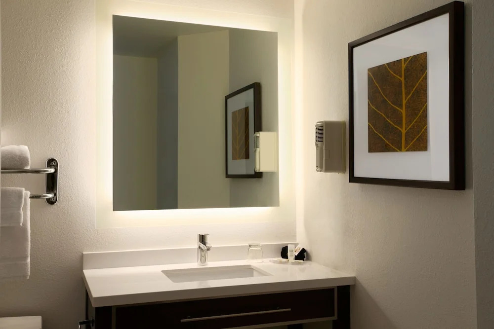 Hawthorn Suites by Wyndham Greensboro
