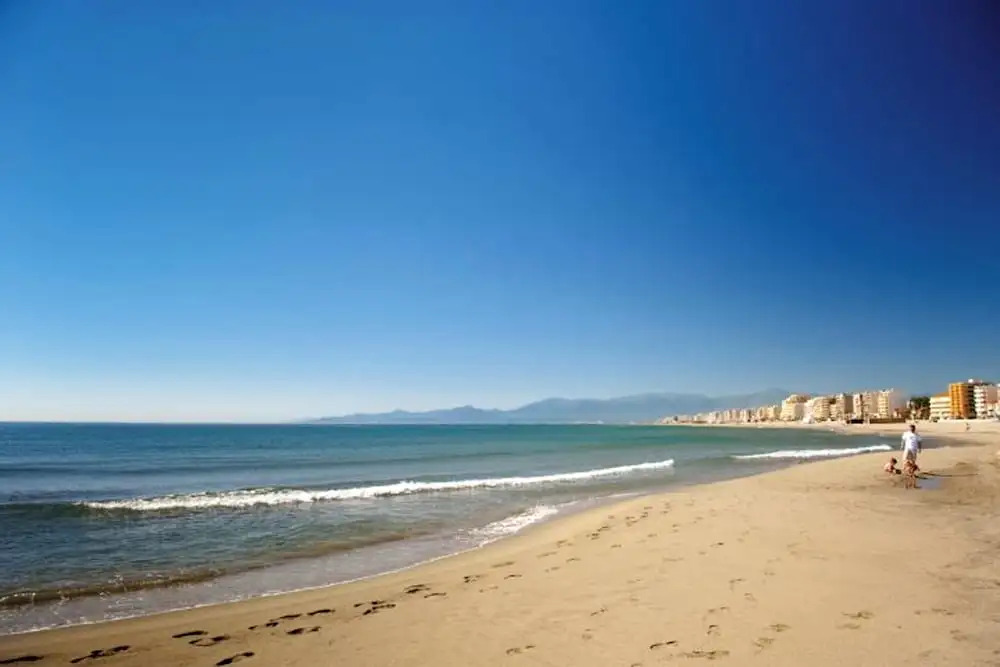 Apartment with 2 Bedrooms in Canet-En-Roussillon, with Wonderful Mountain View And Terrace