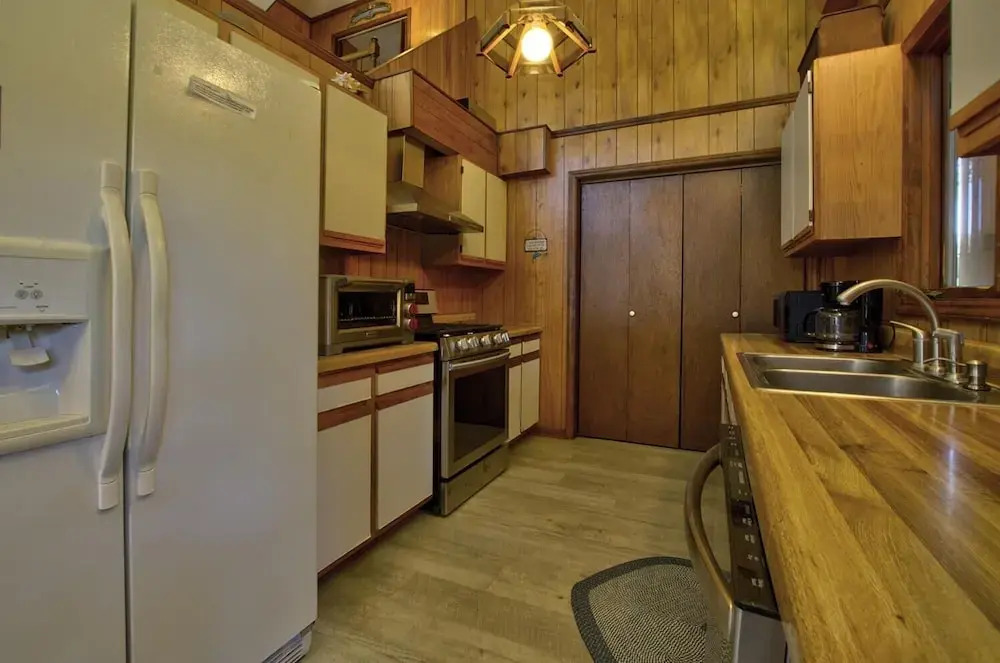 Core Sound Lodge 3 Bedroom Home by RedAwning