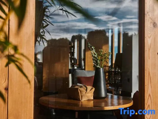 Luyinquan·Dali Yunshui Xiaozhu Seaview Resort Hotel