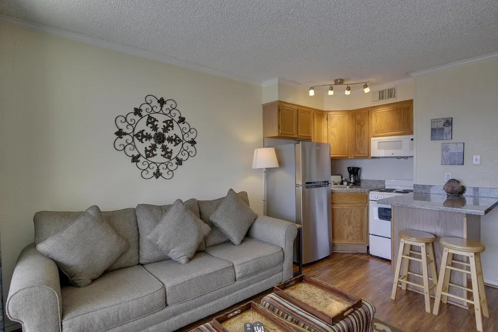 Casa del Vistas 1 Br condo by RedAwning