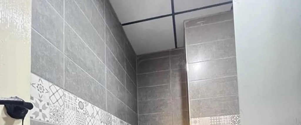 kızıl suit house