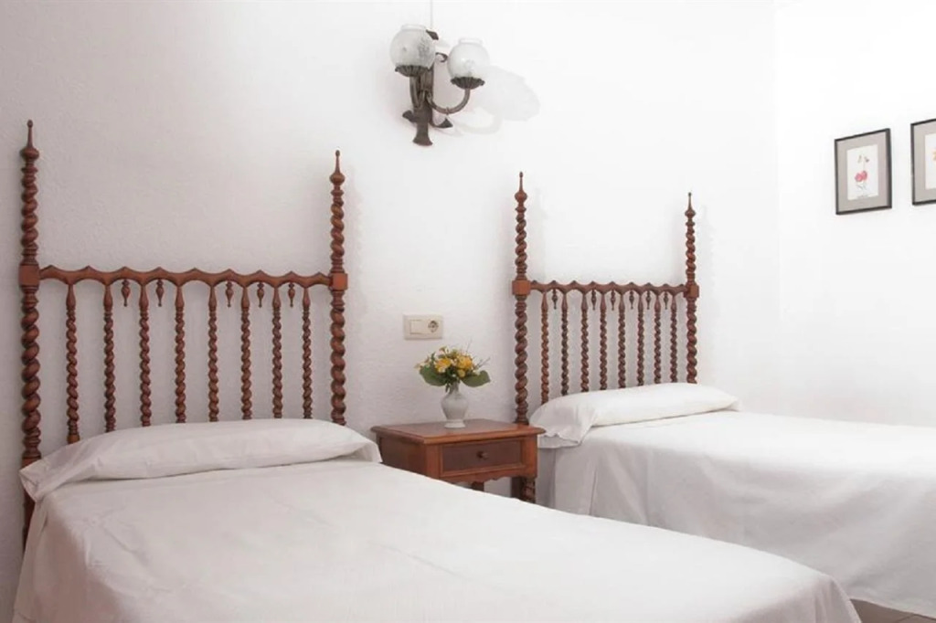 Hostal Cas Bombu