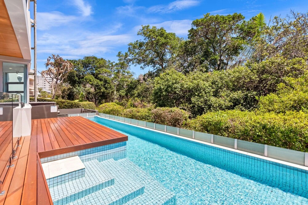 Exceptional Mooloolaba Beach Apt-Beach01