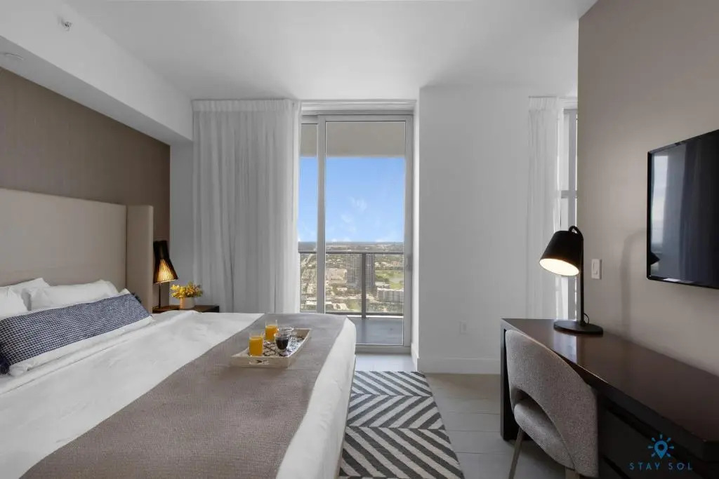 5 * AMENITIES Luxury 3 BR - FRONT Intercostal VIEW