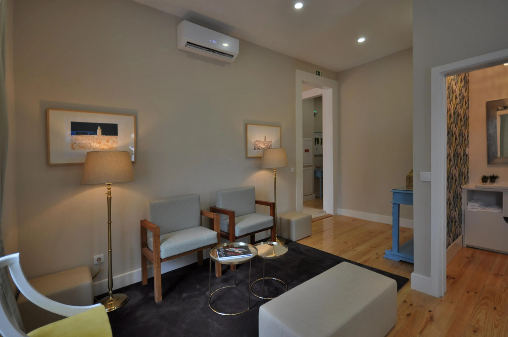 Porto Charming Hotel