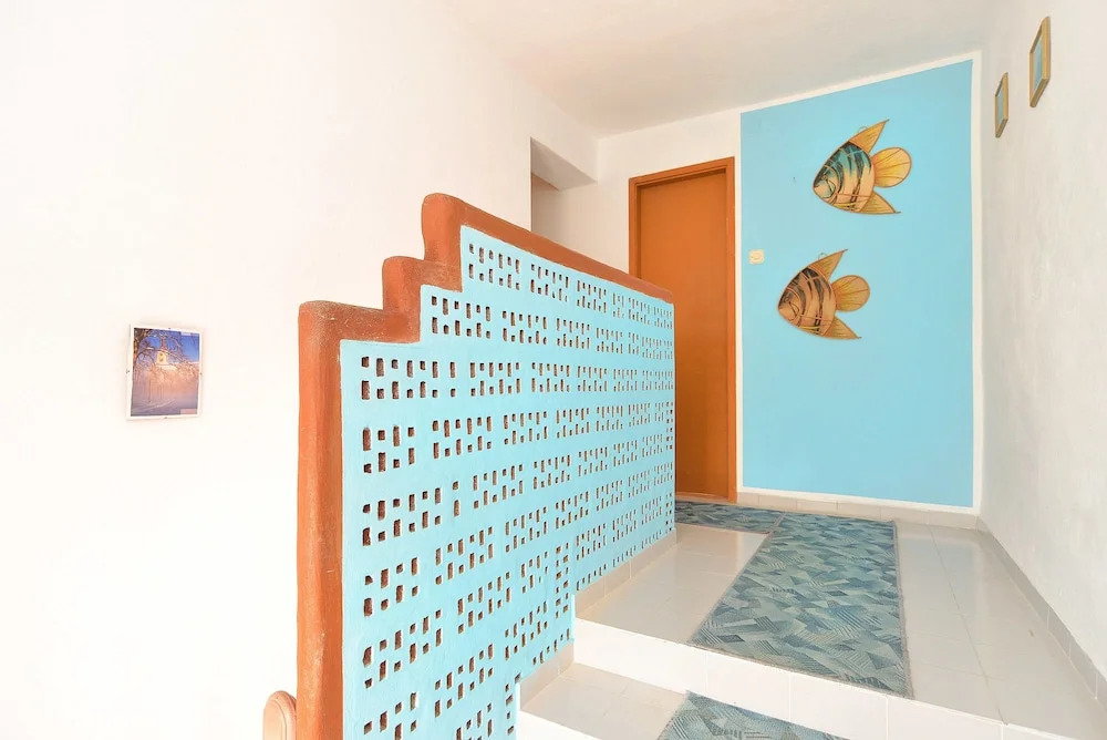 Apartment 725