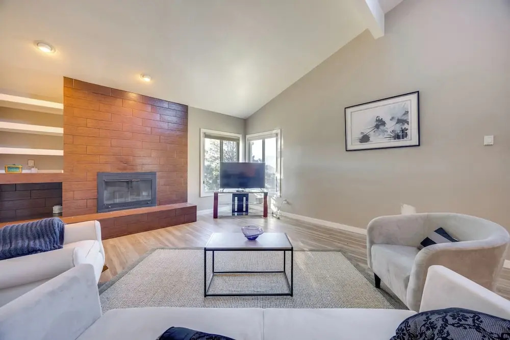 Pet-friendly Condo w/ Mountain View in Monument!