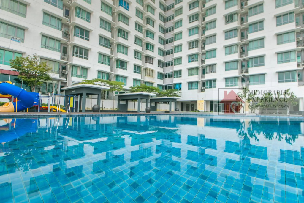 Express Check-in Deluxe Cozy Studio for 1-2Pax WIFI Indoor Carpark TV Fridge Washing Machine