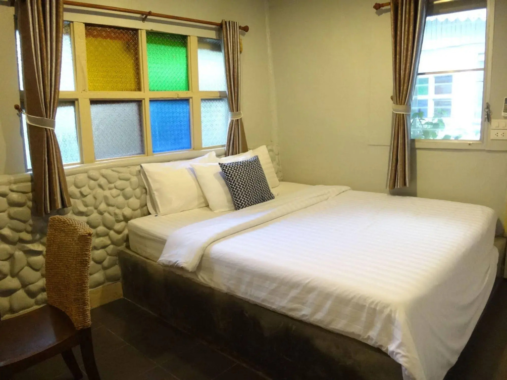 Stay With Me Guesthouse