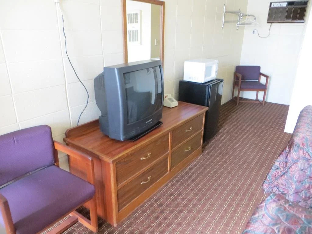 Broadway Inn