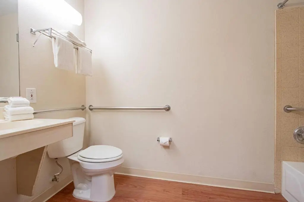 Crossland Economy Studios - Phoenix - Metro - Dunlap Ave.