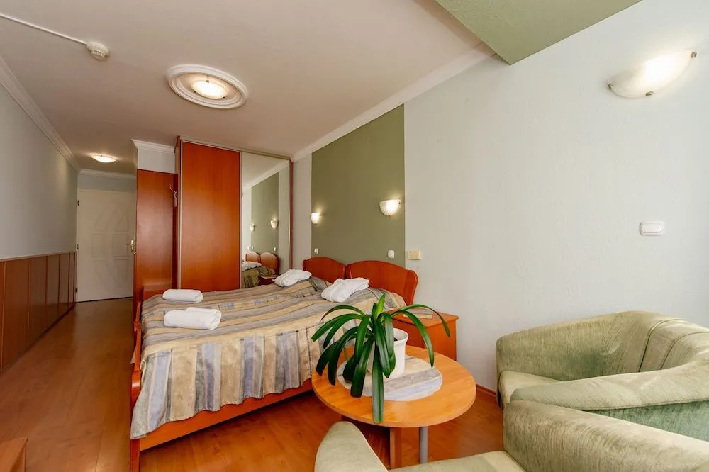 Aqua Blue Hotel
