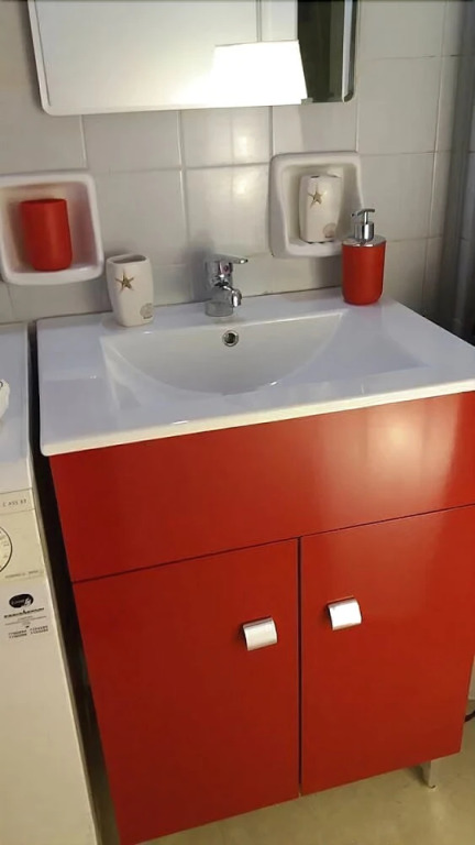 Funky Apt in Central Athens • 5' from Metro!
