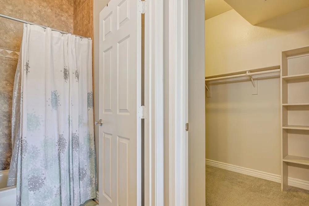 Hike & Golf in Fountain Hills! Resort-style Condo