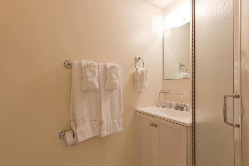 Aquarius Condominium 708