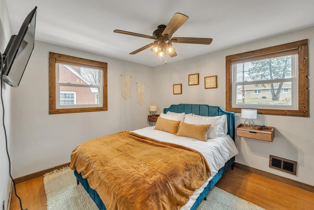 Titletown Hideaway: Spacious Boho 4 Bedroom Home by RedAwning