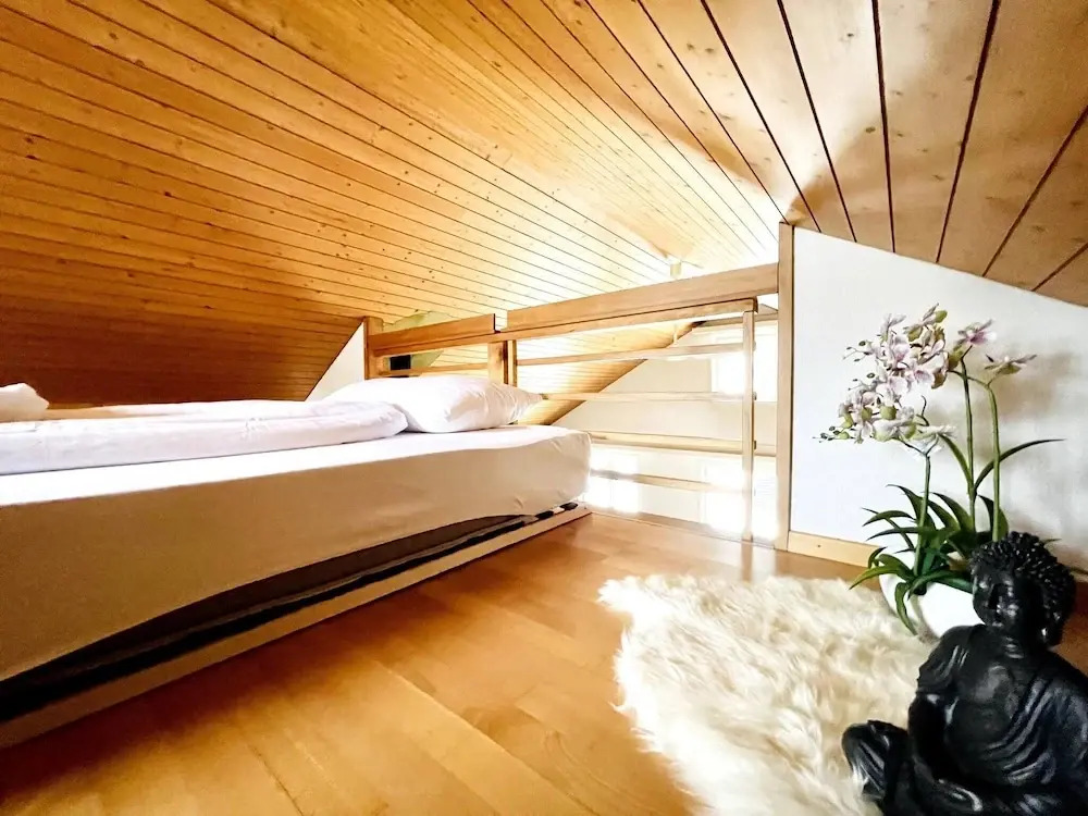 Einzigartige Schöne Altbau- Wohnung Im Zentrum