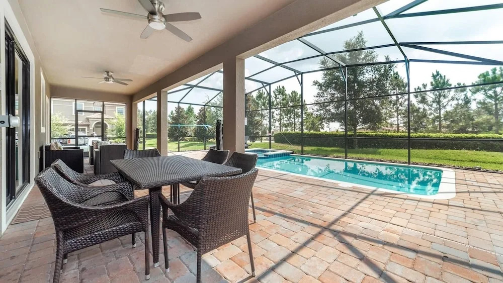 1301 Divot Way