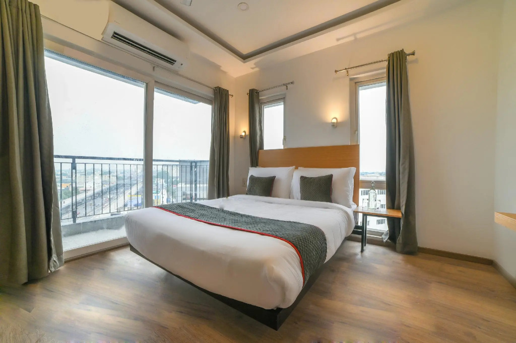 OYO Townhouse 175 Pure Stays Near Airport