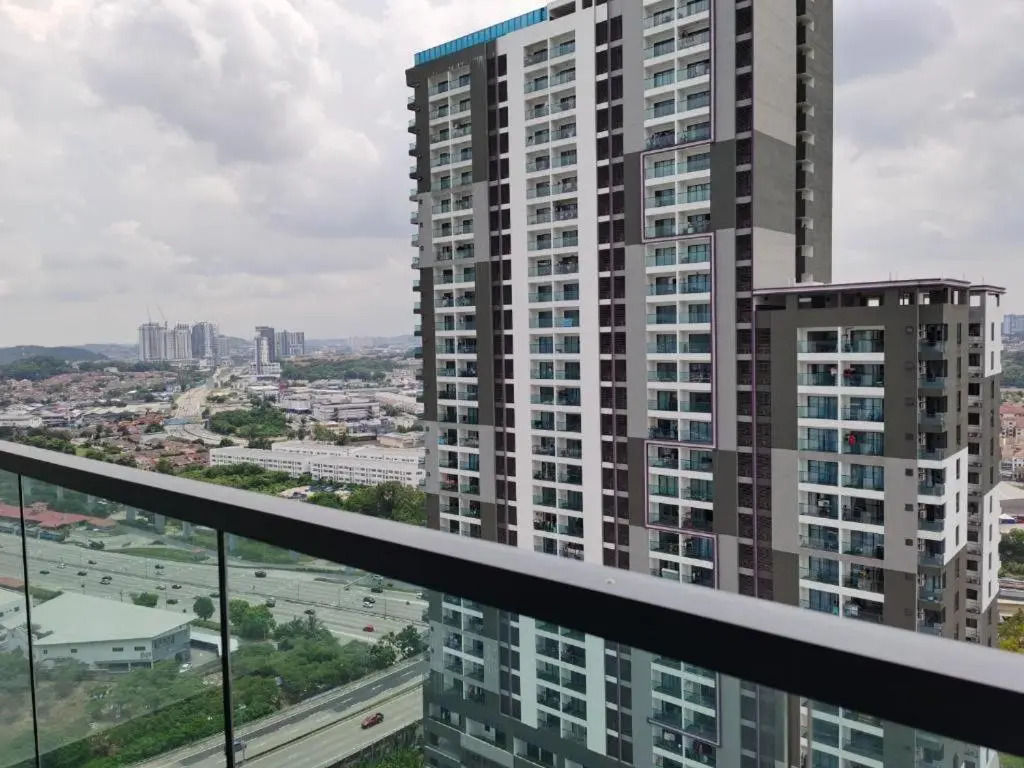 Landmark Residence 2 Service Apartment 5min to MRT 20min to KL