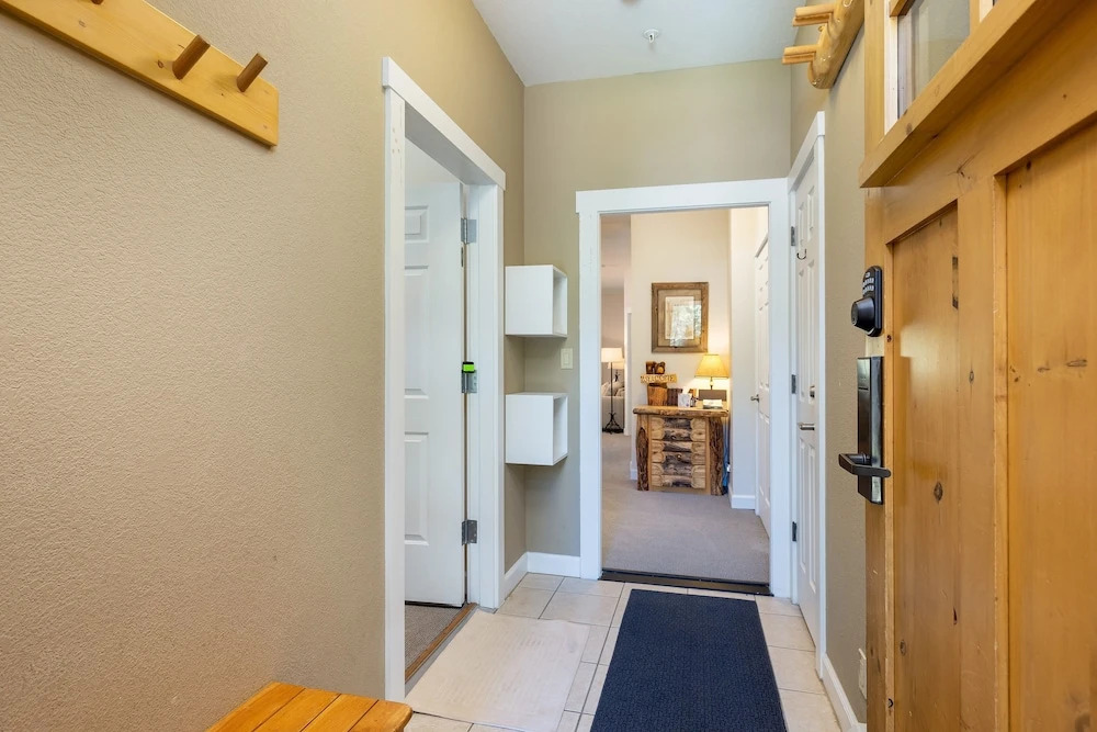 The Seasons 1834 2 Bedroom Condo by RedAwning