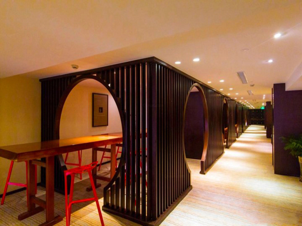 Wushan Pleasure Hotel
