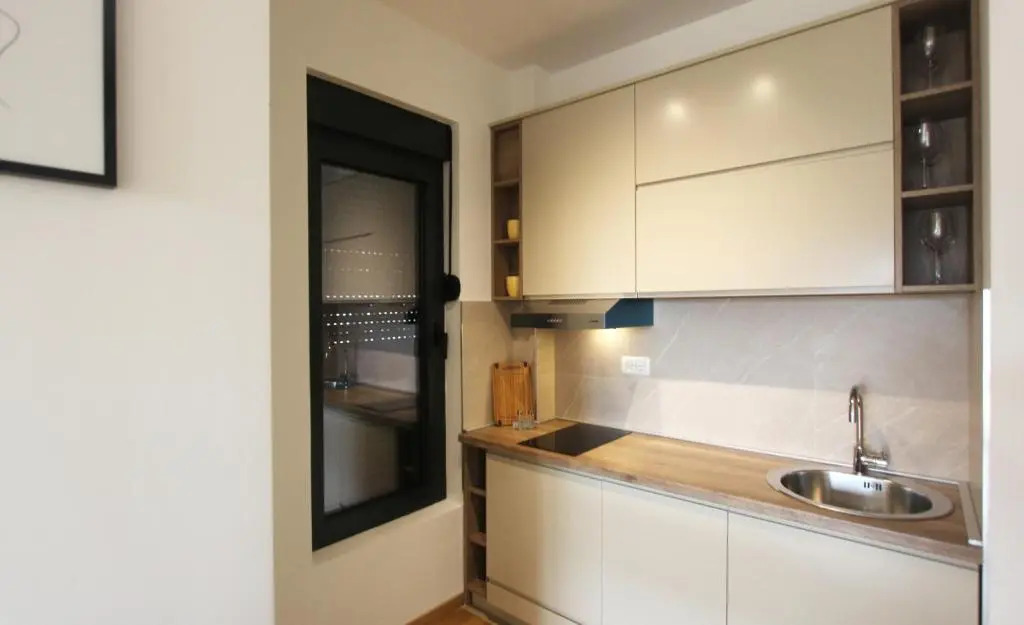 Minimalist stylish 1 BR apartment in Tre Group