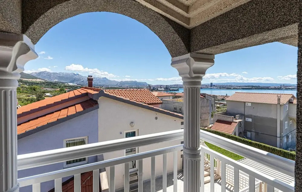 Amazing Apartment in Kastel Sucurac With Wifi and 3 Bedrooms