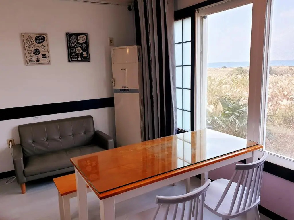 Morning Beach Pension