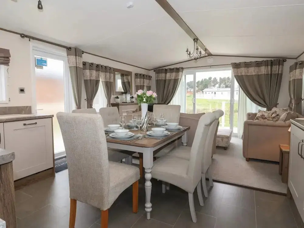 Whispering Willows 2-bed Lodge in Scarborough