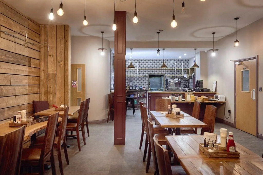 Belvilla Ilford Station Hotel, 4 min from Elizabeth line
