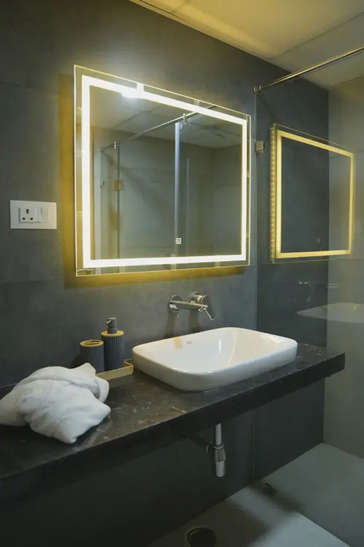 Kriya Grandeur Hotel