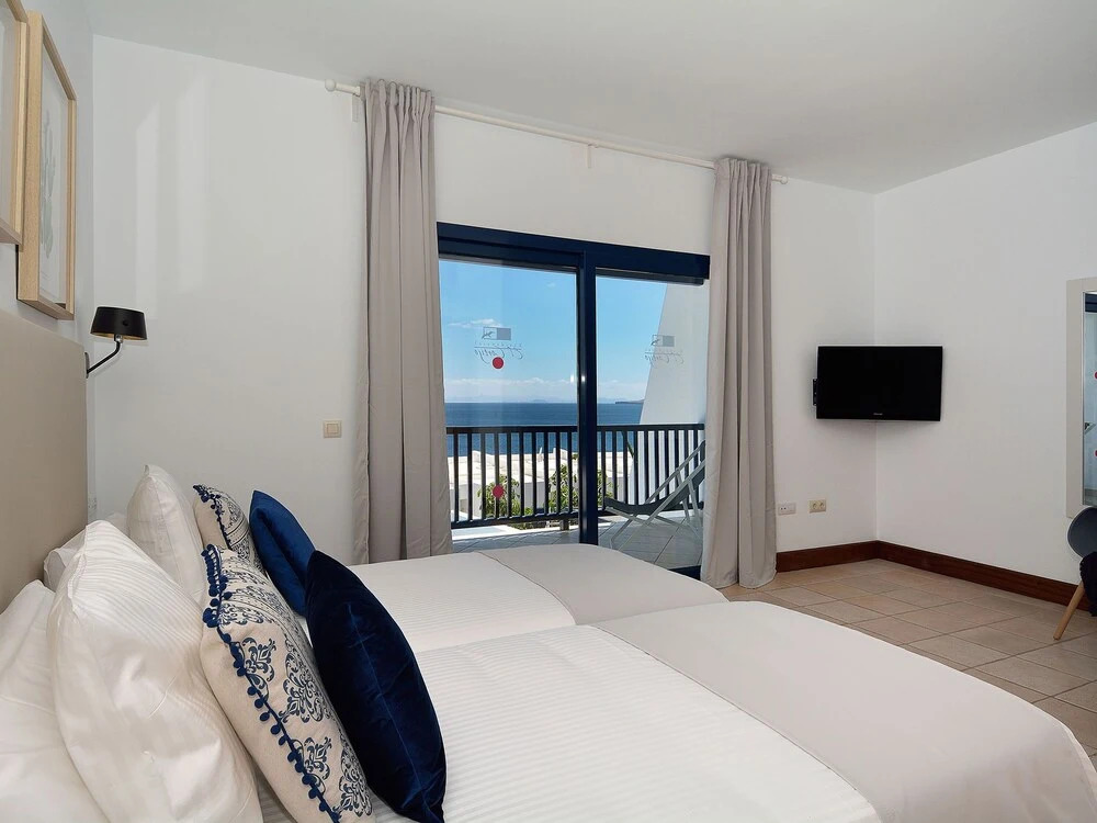 Comfortable, Attached Holiday Home With Private Pool and Near the sea