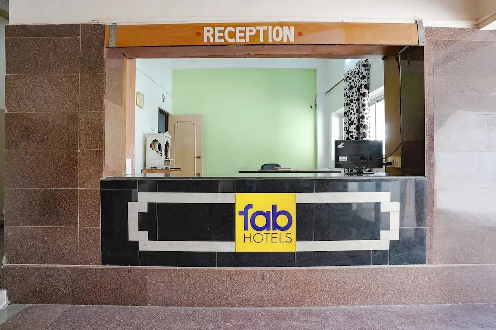 Fabhotel Girija