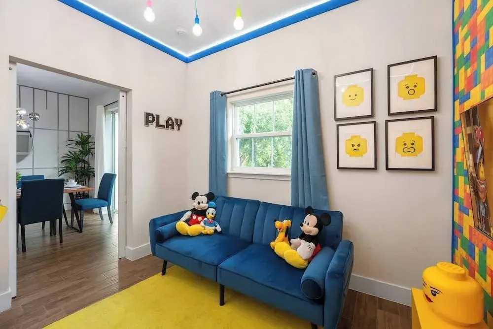 Beautiful 4BR Home w/ Modern Design